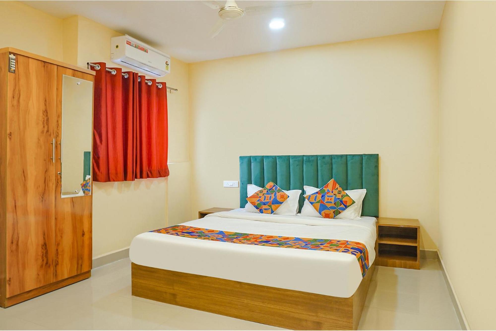 Hotel Fabhotel Falcon - Nr Balewadi Stadium